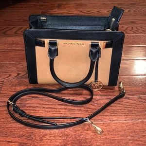 MICHAEL KORS BLACK AND BROWN SMALL PURSE